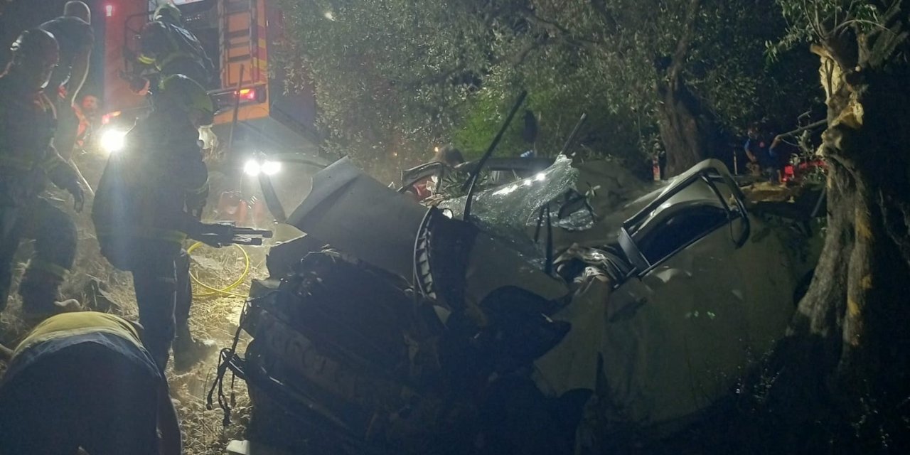 Öğretmen Feci Kazada Hayatını kaybetti