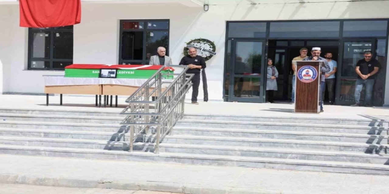 Kalp Krizi Geçiren Okul Müdürü Hayatını Kaybetti: Cenaze Töreni Okul Bahçesinde Yapıldı