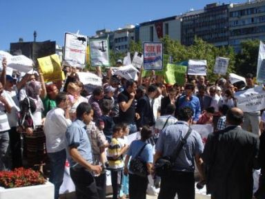 Öğretmenler 1200 Kişiyle Eylem Yaptı