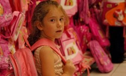 Okula başlayacak çocuklar için ayakkabı ve çanta seçimi önemli