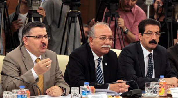 SENDİKALAR: İdeolojilerin Penceresinden Eğitime Bakmak/Bakabilmek