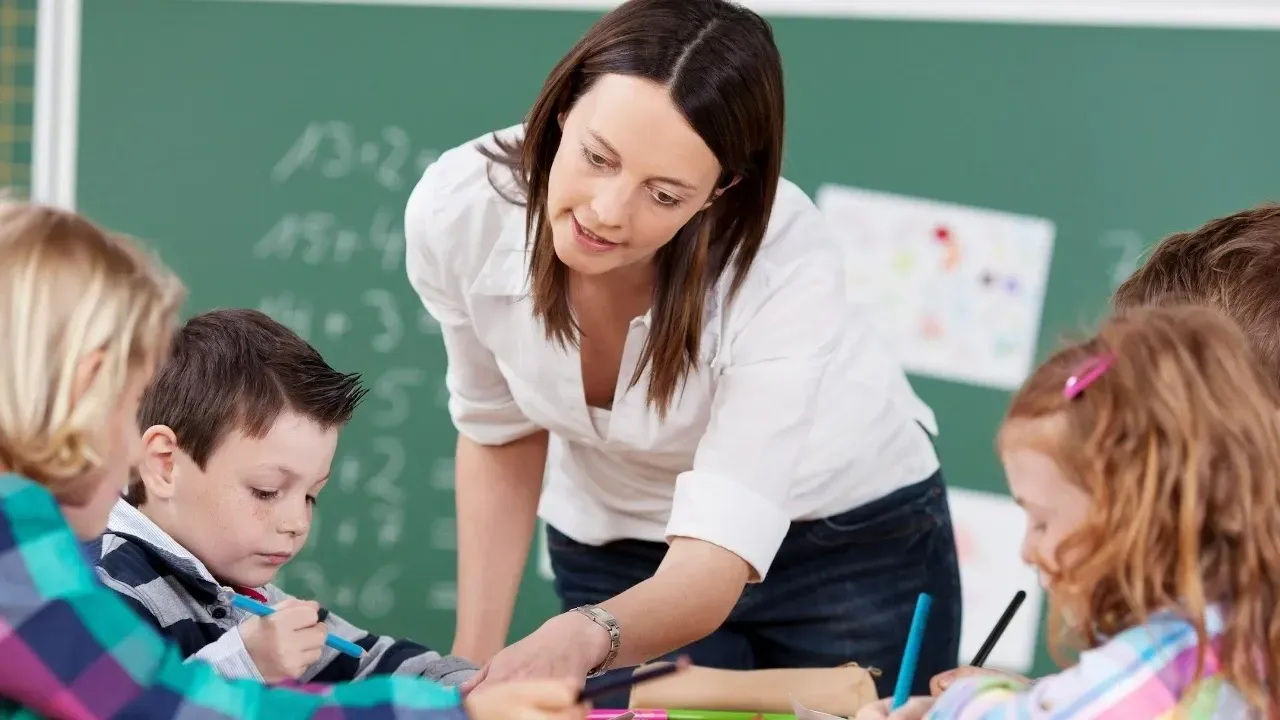 Öğretmenlerin MEB'den 24 Kasım Talebi Bir Maaş İkramiye