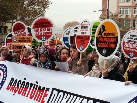 Eğitim-Bir-Sen'den Başörtüsü Eylemi