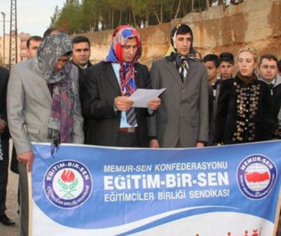 Erkek Öğretmenlerden Başörtülü Eylem!!