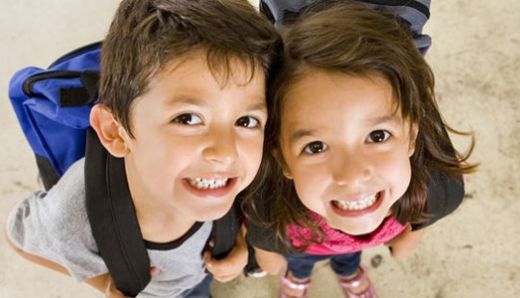 Çocuklar okula oyunla alıştırılmalı