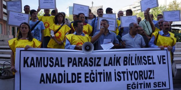 Eğitim Sen'den MEB önünde eylem