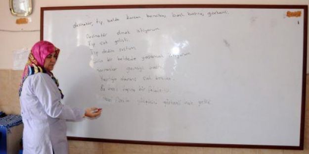 Serbest Kıyafet Eylemine Devam