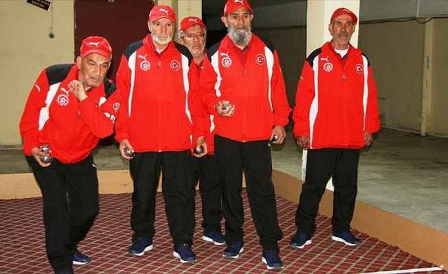70'inden sonra başladıkları bocce ile hayata tutundular