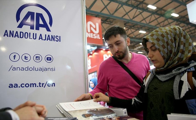 AA'nın yayınları İstanbul Kitap Fuarında kitapseverlerle buluştu