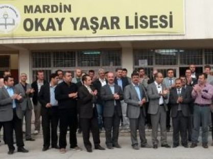 Eğitim Sendikaları Öğretmene Saldırıyı Protesto Etti