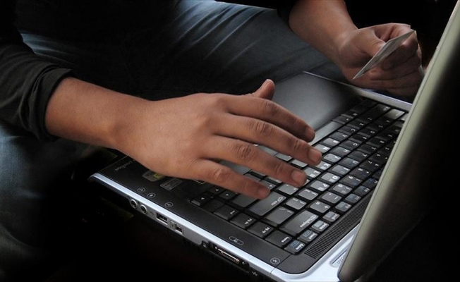 Bir saatte 5 milyar dolarlık online satış