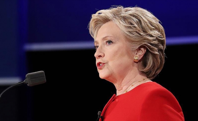 Clinton mağlubiyetinin ardından ilk kez halkın karşısına çıktı