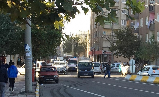 Diyarbakır'da Emniyet Müdürlüğü yakınında patlama