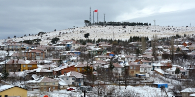 Eskişehir'e mevsimin ilk karı yağdı