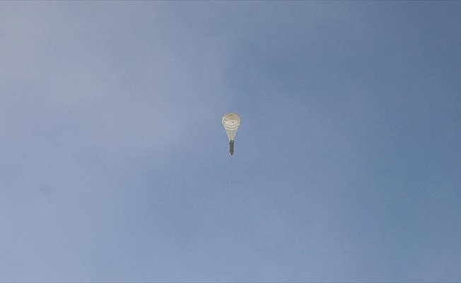 Halep'e 'paraşütlü bombalarla' saldırı: 11 ölü, 25 yaralı