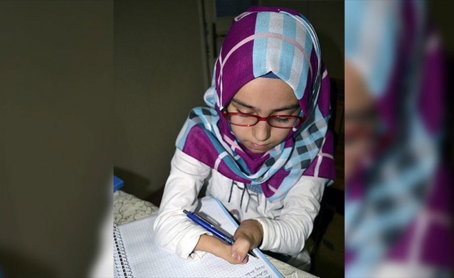 Kader'in tek dileği kalem tutabilmek