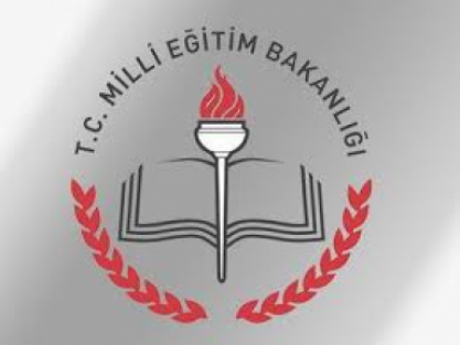 İşletmedeki öğrenci yarıyıl tatilinde ücretli izinli.