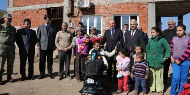 Bakan Avcı'dan engelli öğrenciye akülü araba