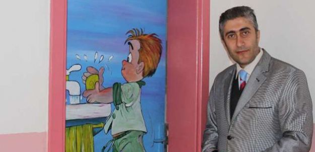 Böyle okul kapısı görülmedi