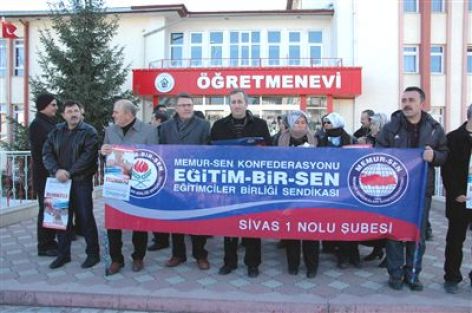 Emniyet Amirinin Öğretmene Saldırmasını Kınadılar