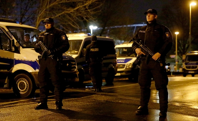 Türkiye'nin Hannover Başkonsolosluğu personeline ait araç kundaklandı