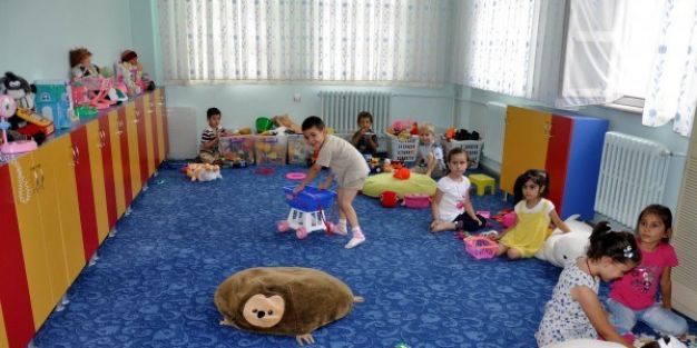 Okul öncesinde taban ücretler 'sıfır' lira oldu