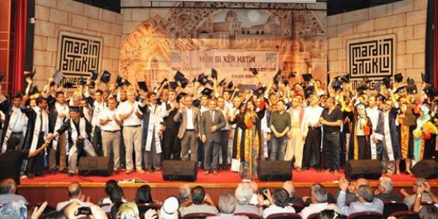 İlk Kürtçe öğretmenleri mezun oldu