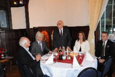 Bakan Avcı´dan Gurbetçilerimize “Örgütlenme” Tavsiyesi