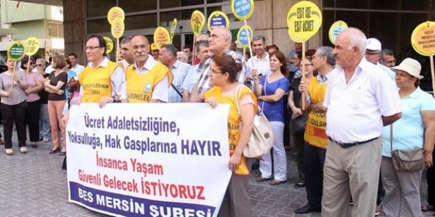 BES'e bağlı memurlar yarım gün iş bıraktı