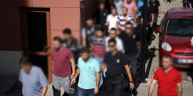 Öğretim görevlilerinin de bulunduğu 13 kişi gözaltına alındı