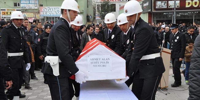 Saldırıda şehit olan iki polis Yozgat'ta toprağa verildi