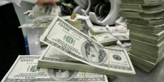 Dolar 3.9070 seviyesini görerek rekorunu tazeledi