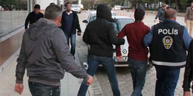 Siirt'te sosyal medyada terör propagandasına 12 gözaltı