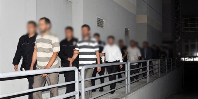 3 ilde ByLock kullanan 10 kamu görevlisi gözaltına alındı