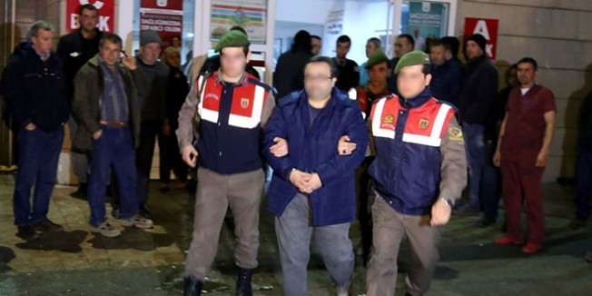 Öğretim üyesi Yunanistan'a kaçarken yakalandı