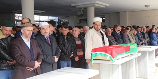 Derste bıçakla öldürülen lise öğrencisi defnedildi