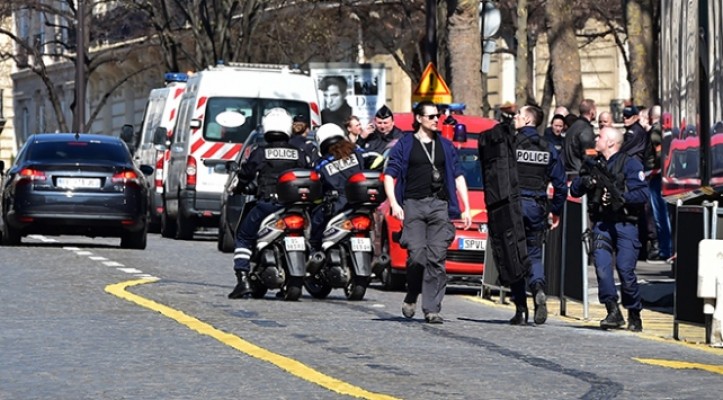 Fransa'da okula silahlı saldırı: Çok sayıda yaralı var