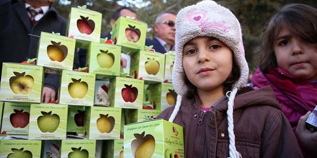 'Her öğrenciye 1 elma' kampanyası