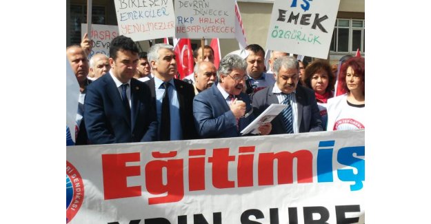 Öğretmenlere Verilen Sürgün Cezası Protesto Edildi