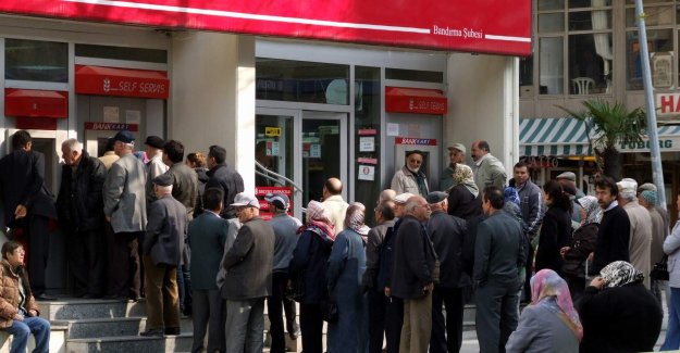 Emeklilere verilen 6 aylık zam 3 ay içinde eridi