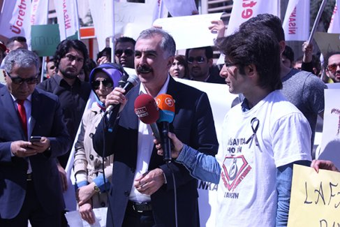 Eğitim Sen Ataması Yapılmayan Öğretmenlerle  MEB Önündeydi!