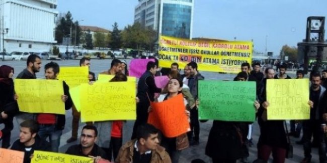 Atama Bekleyen Öğretmenlerden Protesto