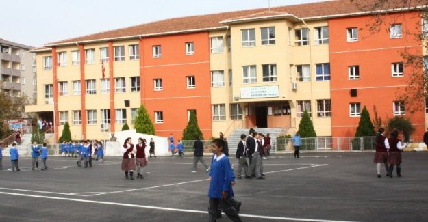 OKULLARIMIZ, AKP’NİN PROPAGANDA ALANI OLMAMALIDIR