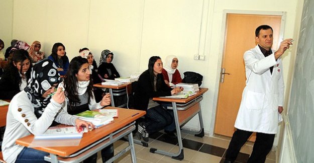 Okullardaki kurslar için para istendiği iddiası gerçeği yansıtmamaktadır.