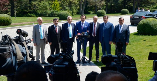 Memur-Sen ve AB-KİK üyesi STK'lar Başbakan Davutoğlu ile bir araya geldi