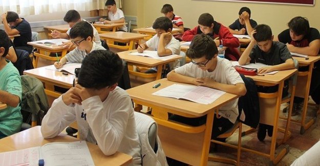 Nakil Başvurusu Devam Ediyor; Öğrencilerin Dikkat Etmesi Gerekenler Neler?