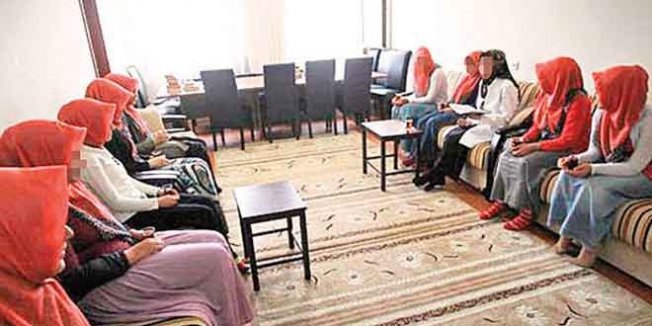 MEB'e yüzde 3 öğrenci ücretsiz diye bildirip, alınan ücret örgüte aktarılmış