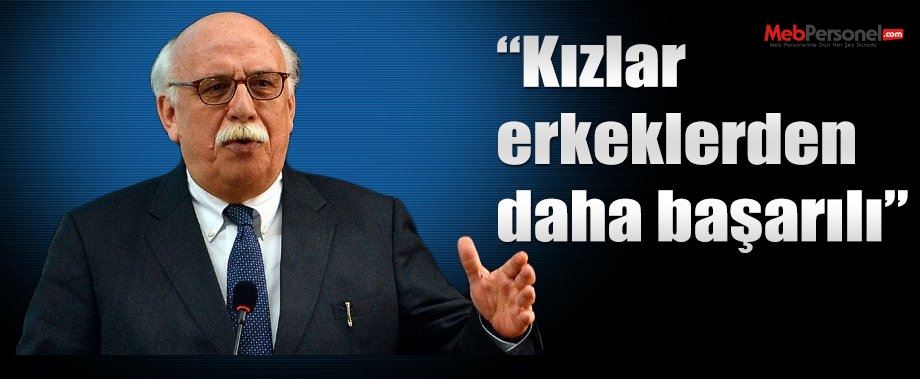 Kızlar erkeklerden daha başarılı