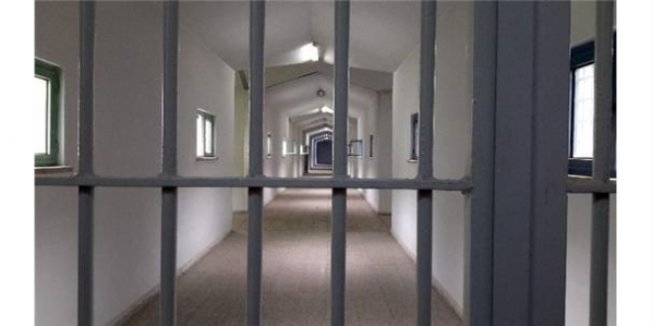 FETÖ'cü eski öğretmen ve polislere hapis cezası
