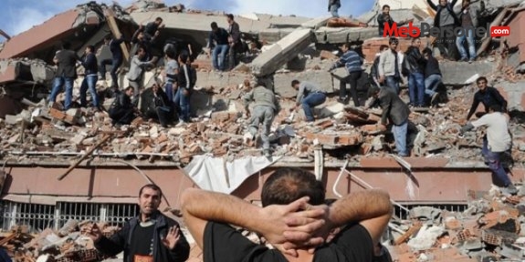 Van depreminde toplanan paraları FETÖ'ye aktarmışlar